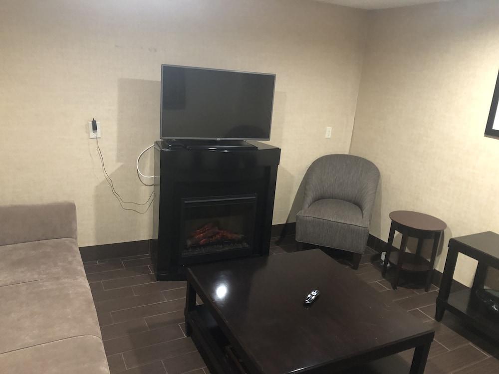 Holiday Inn Express And Suites Meriden By Ihg Ngoại thất bức ảnh