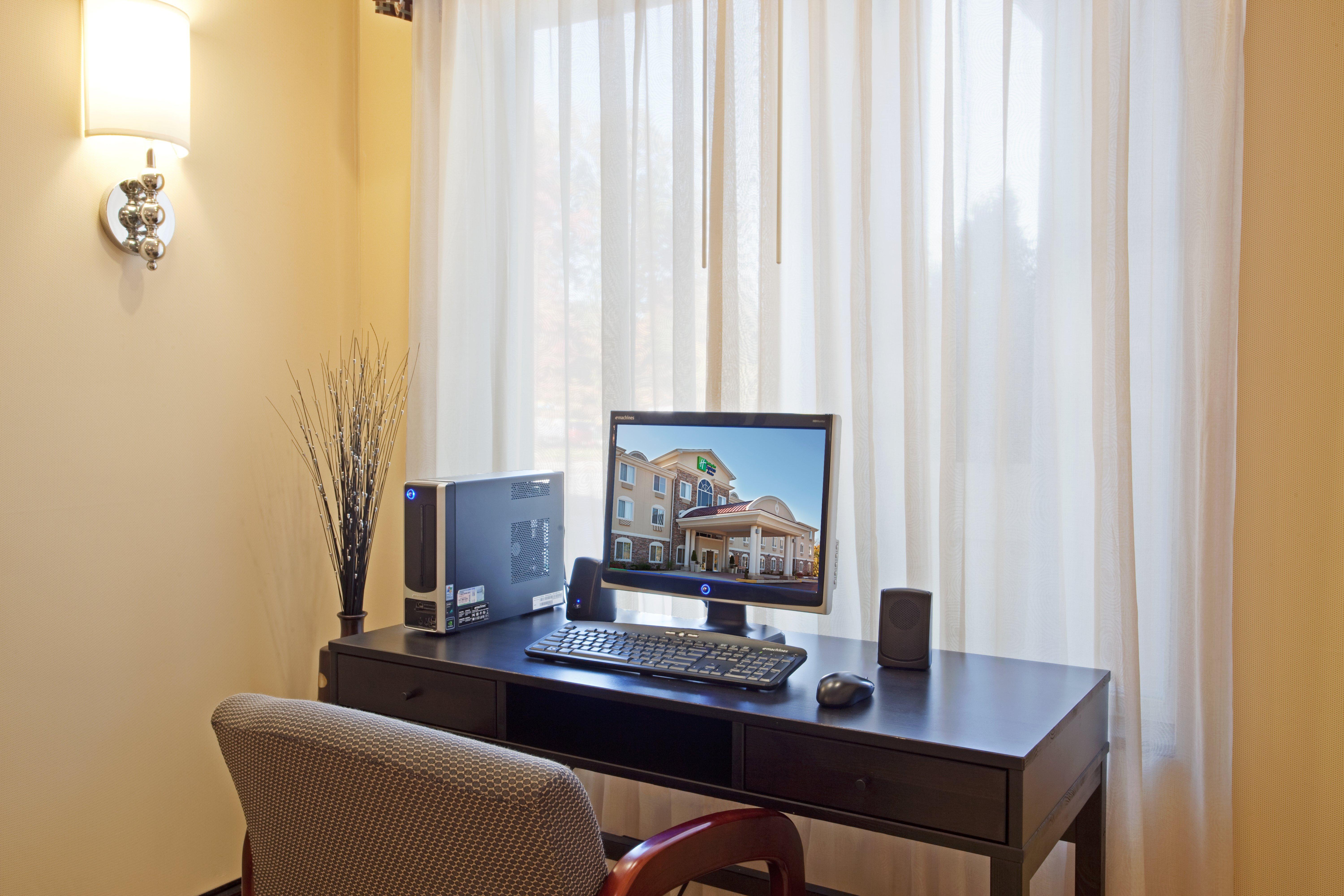 Holiday Inn Express And Suites Meriden By Ihg Ngoại thất bức ảnh