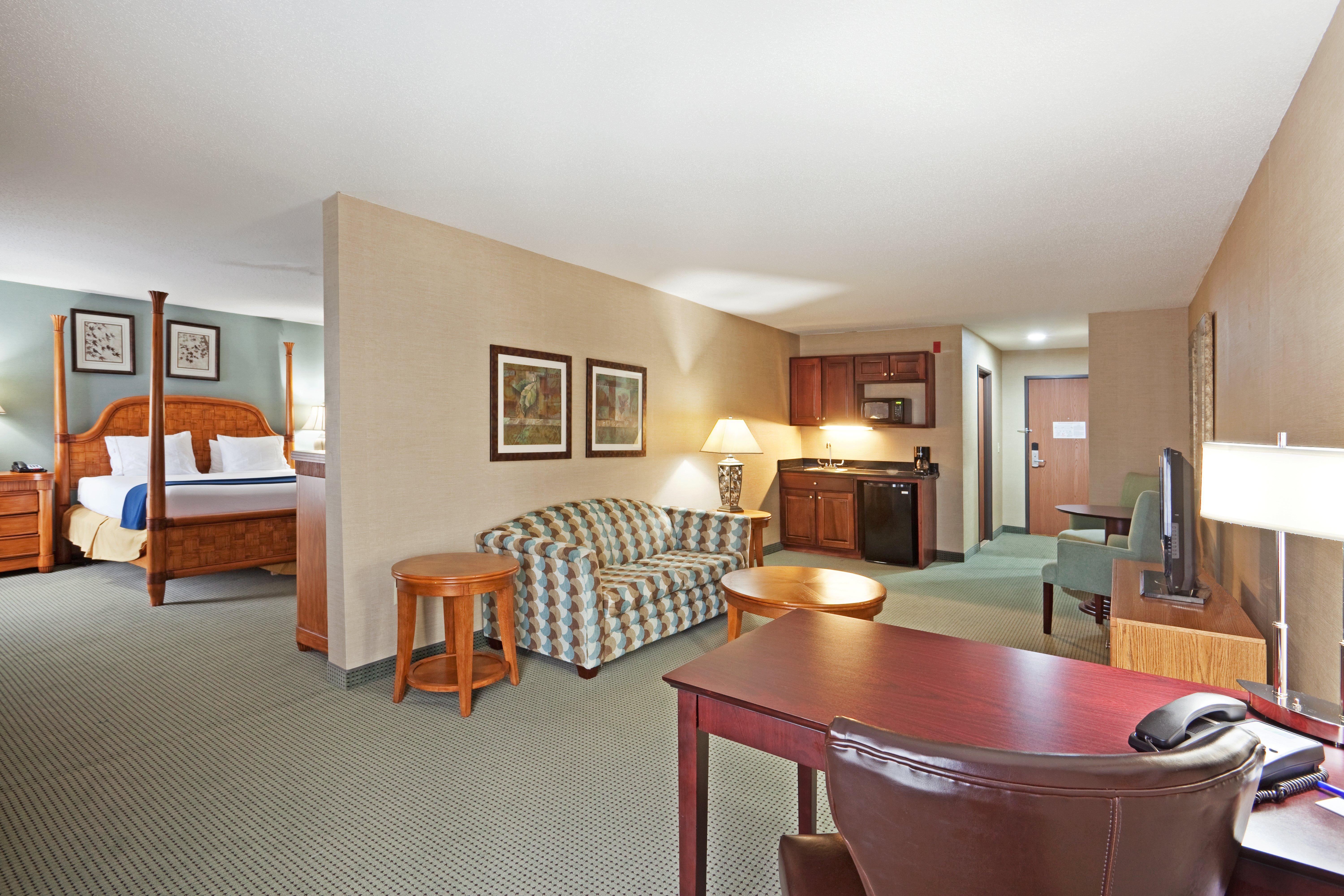 Holiday Inn Express And Suites Meriden By Ihg Ngoại thất bức ảnh