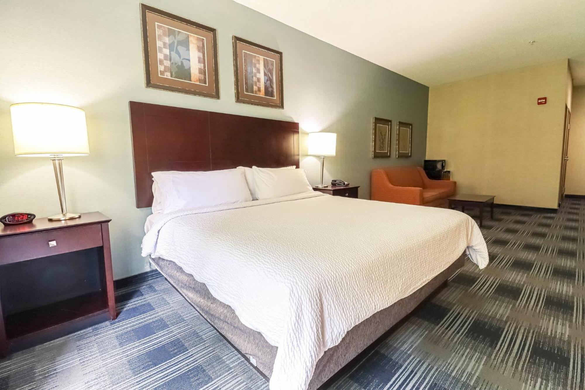 Holiday Inn Express And Suites Meriden By Ihg Ngoại thất bức ảnh