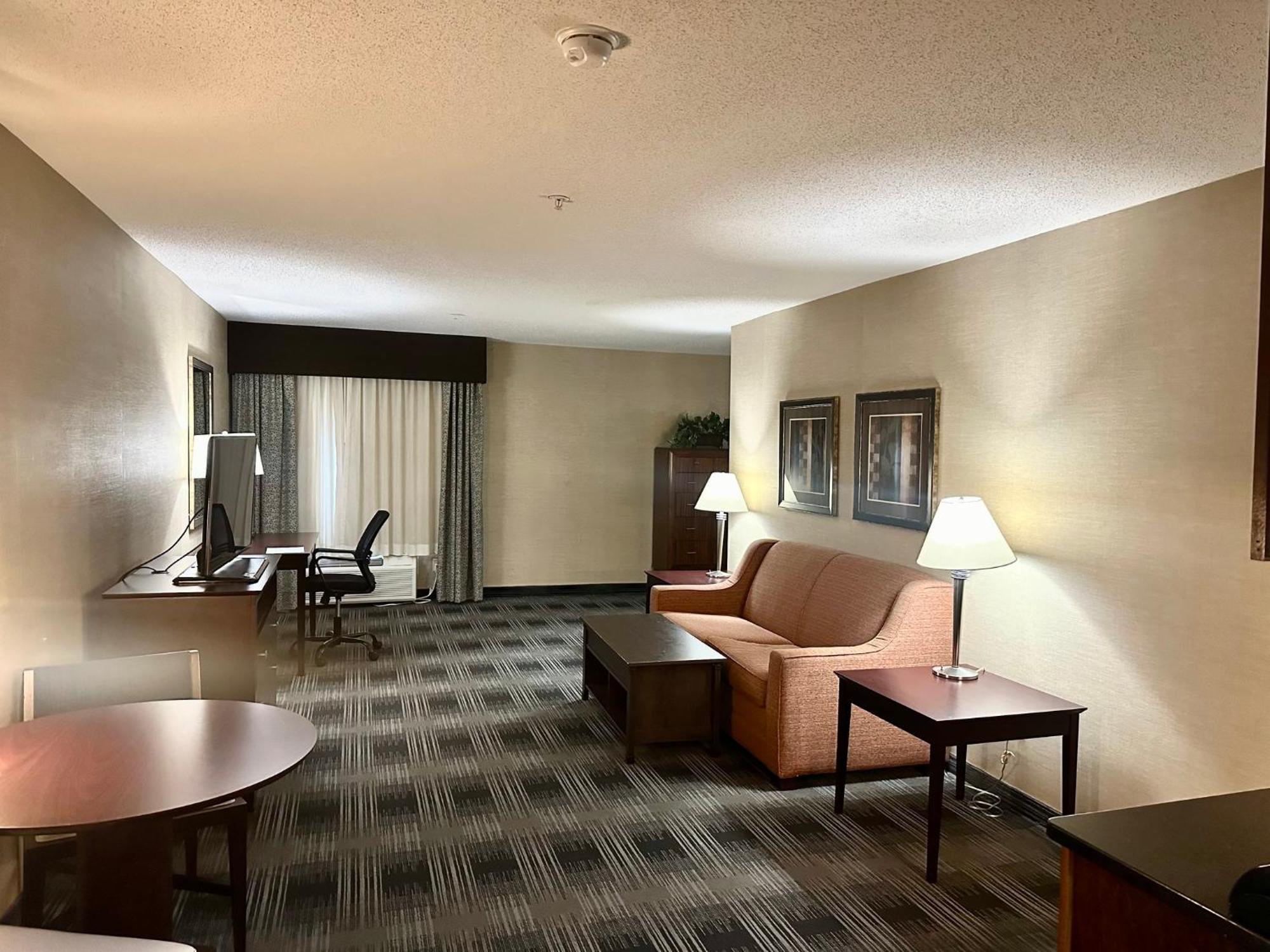 Holiday Inn Express And Suites Meriden By Ihg Ngoại thất bức ảnh